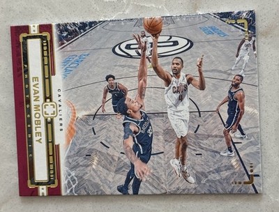 2023-24 Panini Photogenic - Evan Mobley #104