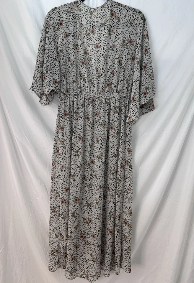 KORI AMERICA Kimono Espanador Médio Branco Aberto Floral Multicolorido com Acabamento de Renda - Imagem 3 de 4