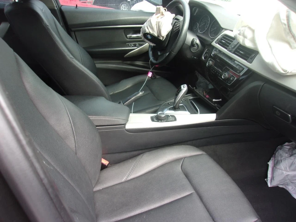 Manija de puerta interior usada se adapta a: BMW 320I Grado A 2016 Foto 3 de 4