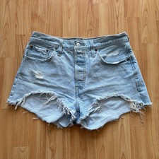 Vintage Y2K Woman s Essential Levi s 501 Lightwash Cutoff Denim Shorts Sz 29
