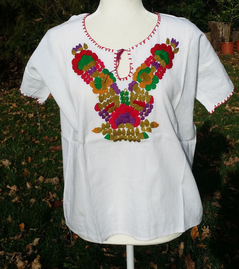 Maya Mexican Blouse Top Shirt Embroidered Flowers Chiapas White