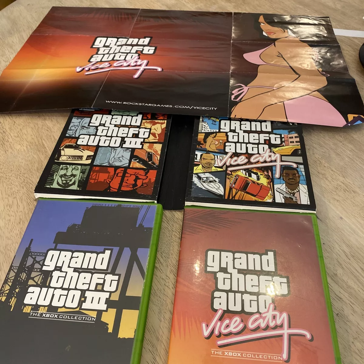 The box art for the double pack featuring GTA III and Vice City on