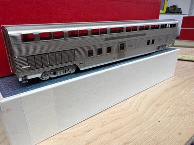 HO Brass SOHO Santa Fe Hi-Level Coach #700 plated - NOS