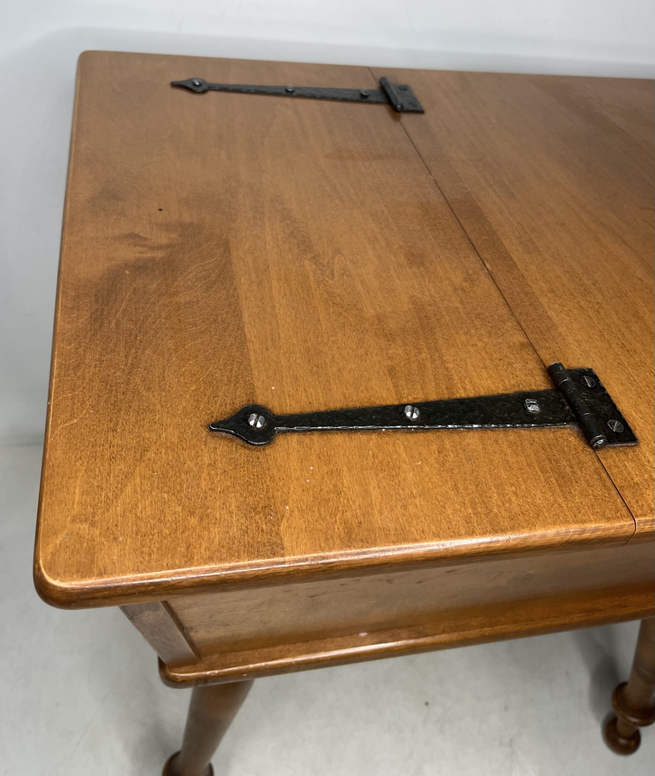 Vintage Ethan Allen Early American Solid Maple Lift Top Sewing Table Dough Box