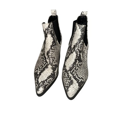 Blondo Waterproof Snakeskin Print Chelsea Ankle Booties 7.5 Black White