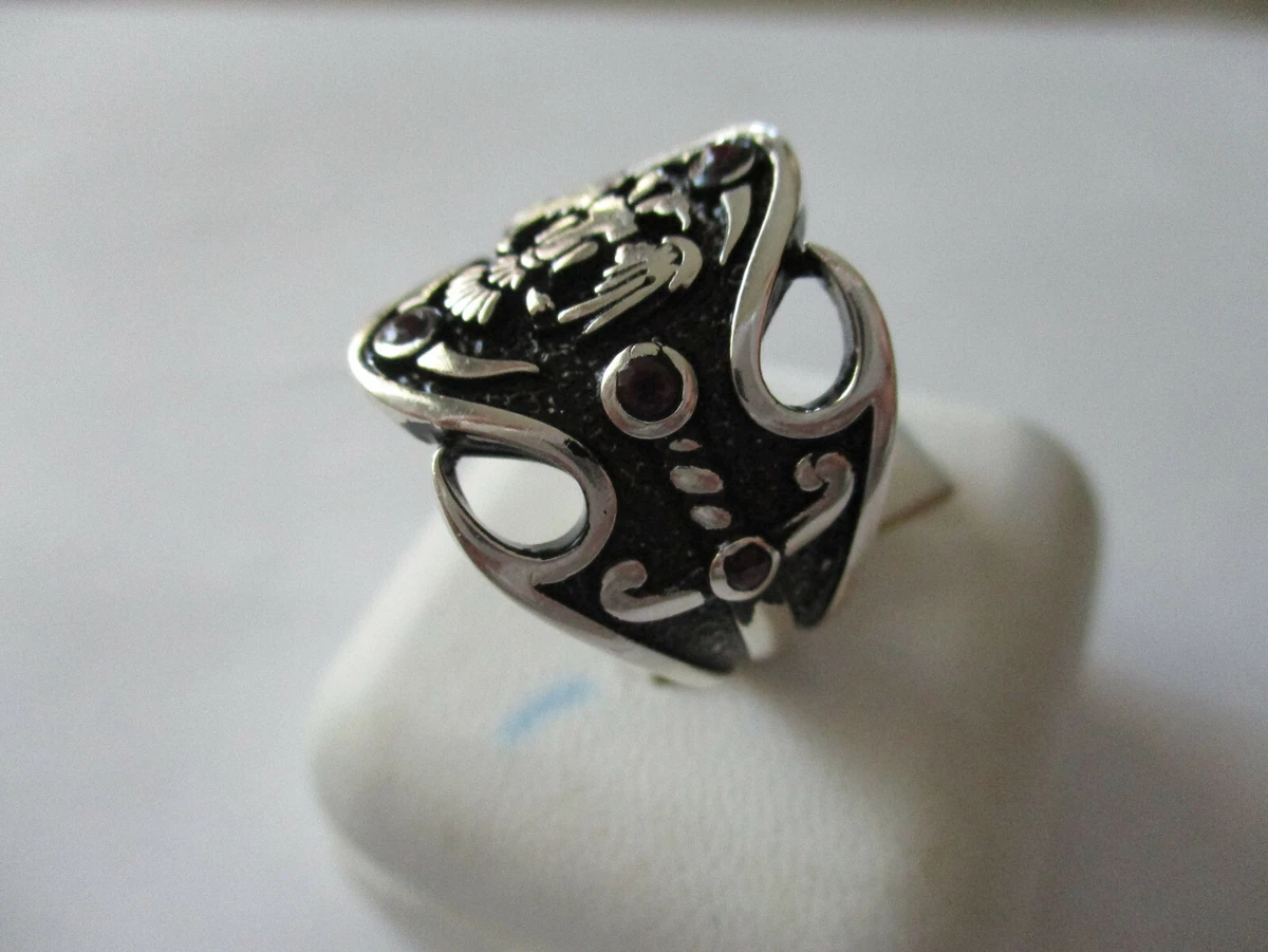 Silver ring shop style man