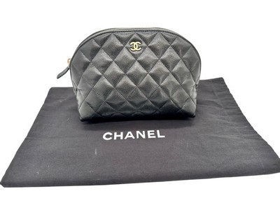 Chanel CC Dome Kosmetiktasche Kaviarleder Etui Schwarz Accessoire Beaute Clutch