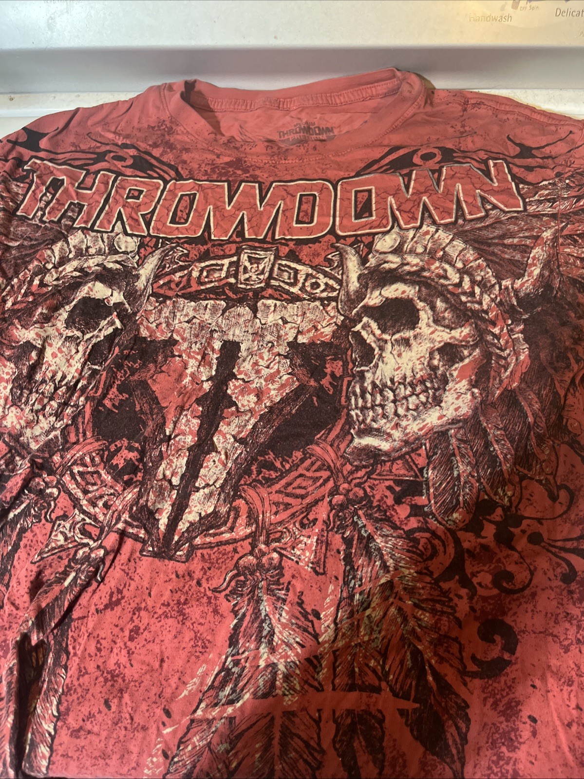 Throwdown Affliction red size medium - image 1