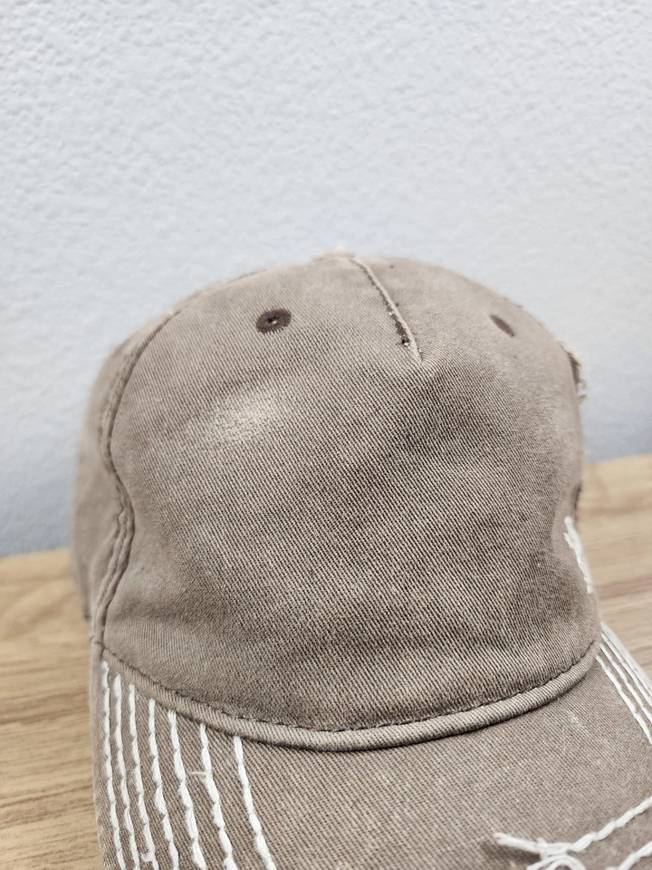 Gorra True Religion con correa trasera marrón envejecido costuras en contraste calavera para hombre Foto 4 de 4