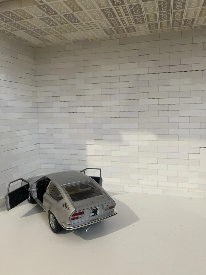 1:24 Modellino Auto centenario Alfa Romeo Alfetta GT 1.8 del 1974 colore argento - Immagine 2 di 4