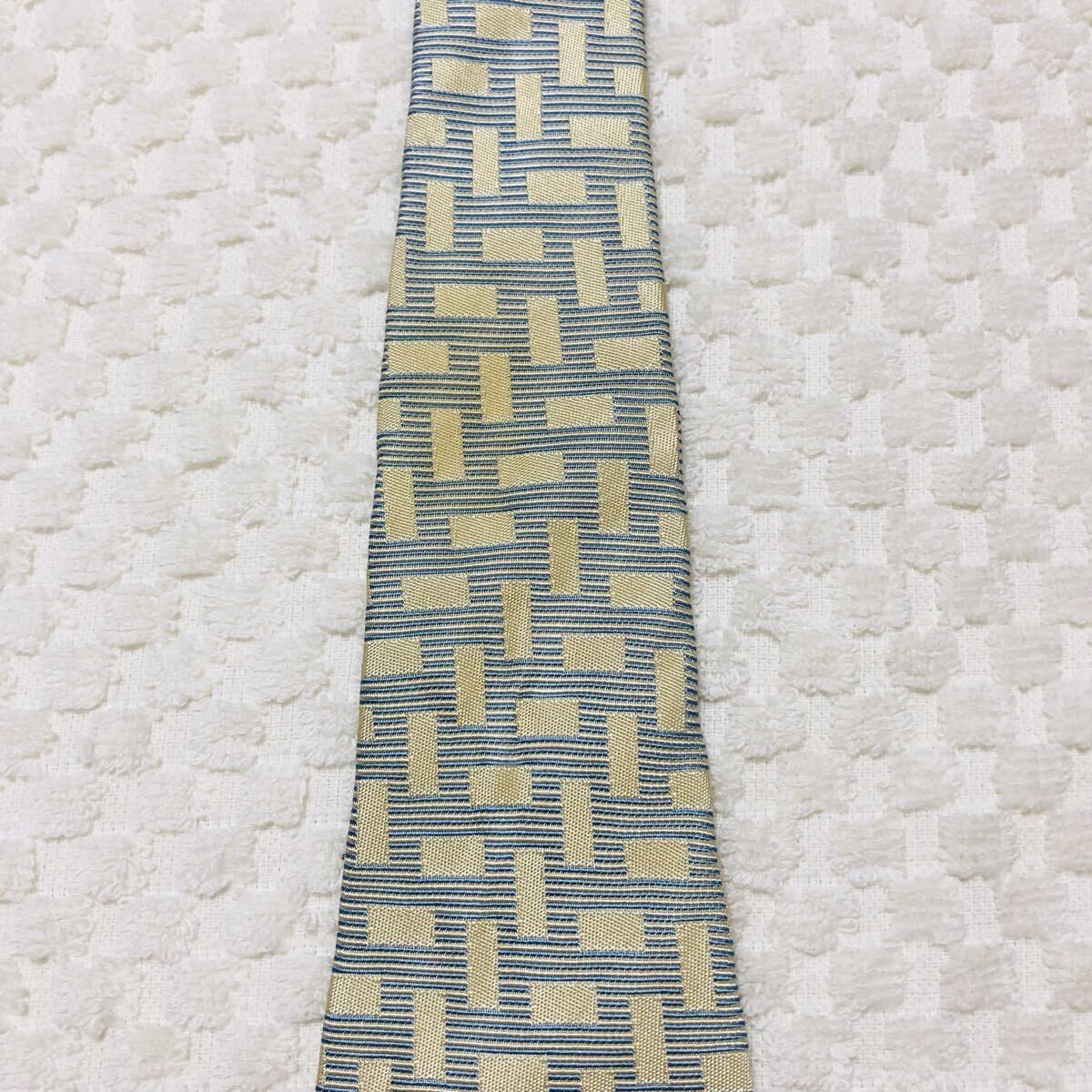HERMES Tie Rectangular Micro Border 100 Silk Made… - image 8