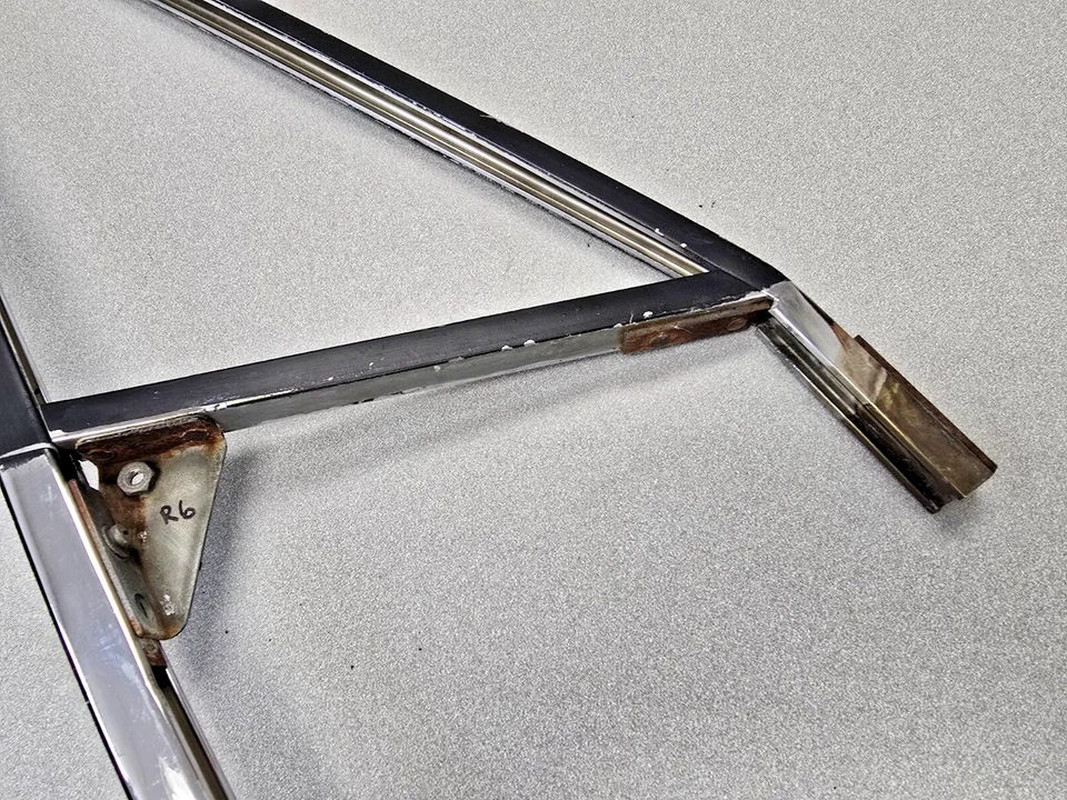 MUY BONITO MARCO VENTANA PUERTA PASAJEROS PORSCHE 911 TARGA ORIGINAL USADO 1977 #R6 Foto 3 de 4