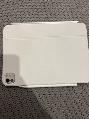 Apple iPad Pro 11 Inch M4 Bundle. Cash/pickup Only. Parts Can Be Sold Separately