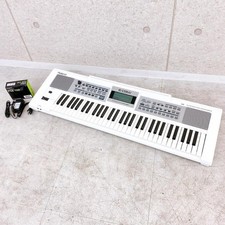 Roland E-09W 61-Key Arranger Keyboard White w/ Speaker Adapter Tested Used
