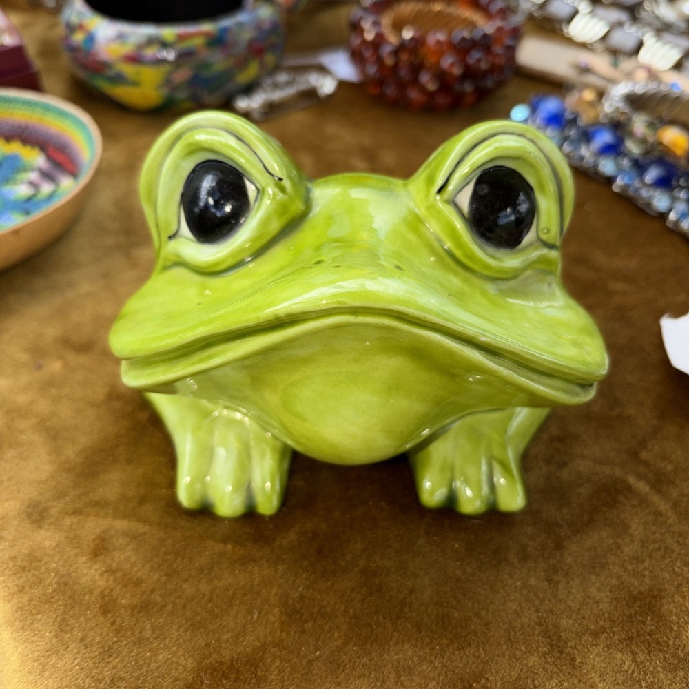 Arnels Vintage Ceramic Green Frog 3X4"