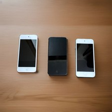 Apple iPod touch 5th Generation Media Player Lot of 3 Multicolor