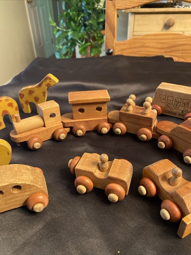 VTG Montgomery Schoolhouse Vermont Wooden Toy Comp Train mixed Pcs Animals Wood - Picture 3 of 9