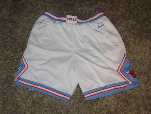 Authentic Basketball Nike Chicago Bulls City Pantaloncini | eBay