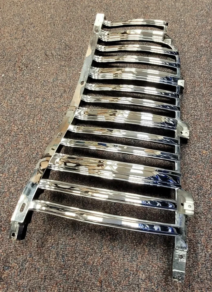 Parrilla de parachoques delantera del lado derecho del pasajero Desoto 1949 mitad 1255453 nueva de colección Foto 3 de 4