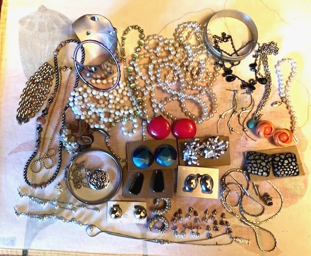 Lot De Bijoux Fantaisie Vintage - Parfait Pour Collectionneurs Ou Créations Uniques