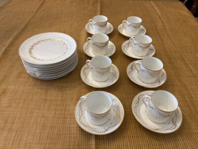 Vintage Set of 8 Vista Alegre Demitasse Cups, Saucers and plates -White and gold