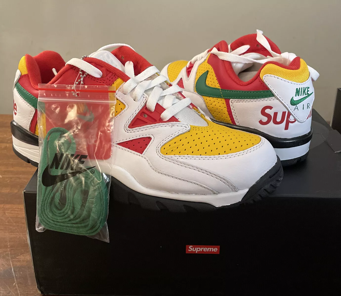 SUPREME / NIKE AIR CROSS TRAINER 3 LOW BLANC TAILLE 8,5 / FW21 SEMAINE 8 / AUTHENTIQUE