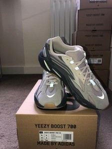 yeezy vanta grey