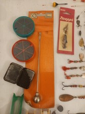 Lot De Matériel De Pêche Ancien - Leurres (Cuillers, Spinners, Jigs), Pêche En Eau Douce, Occasion
