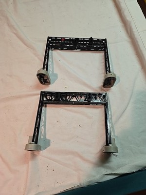 Vintage Lionel O-gauge Signal Bridge Lot Of 2 Untested
