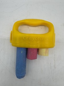 Vintage Crayola 3 Piece Sidewalk Jumbo Chalk Holder Toy w/3 partial Chalks