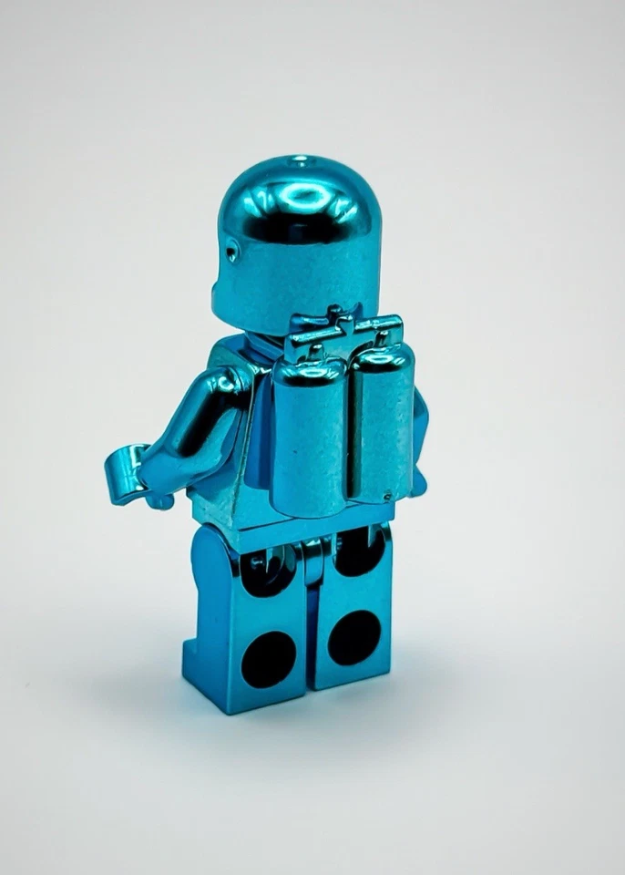 Lego Chrome Blue Christmas Classic Space Astronaut mini figure RARE New!! - Image 3 of 4