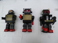 Roboter Japan/China ? 3 Stück ( mehr 2,5 ) a...