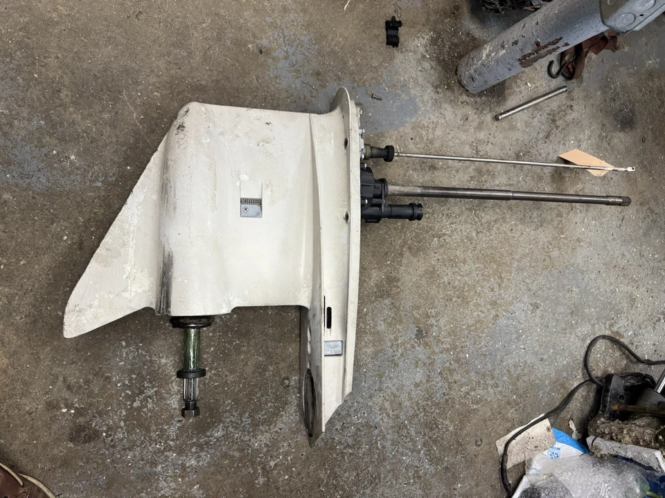 Johnson Evinrude Etec Ficht 25” caja de engranajes unidad inferior 150-225 HP V6 RH Foto 4 de 4