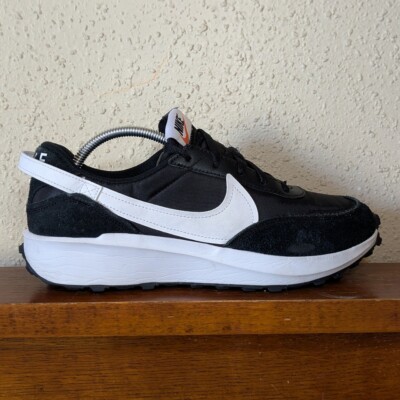 Nike Waffle Debut Trainers | Men\'s Size 10 | STEAL! Nike Waffle Debut Men main image 4