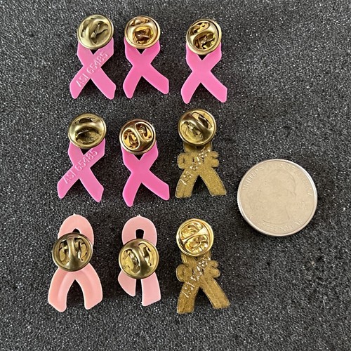 Lote de 9 cintas rosas para concientización sobre el cáncer de mama prendedores de plástico pinbacks #45819 - Imagen 5 de 7