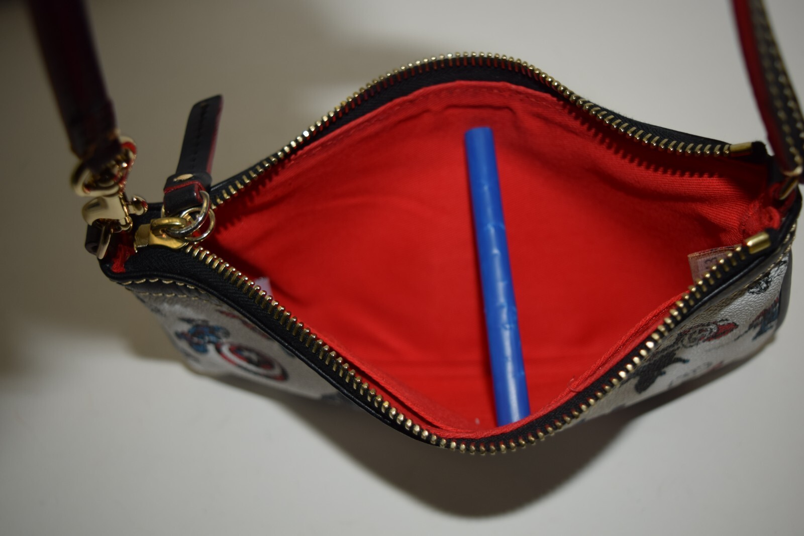 DOONEY & BOURKE MARVEL AVENGERS CLUTCH WRISTLET BAG RARE image 8