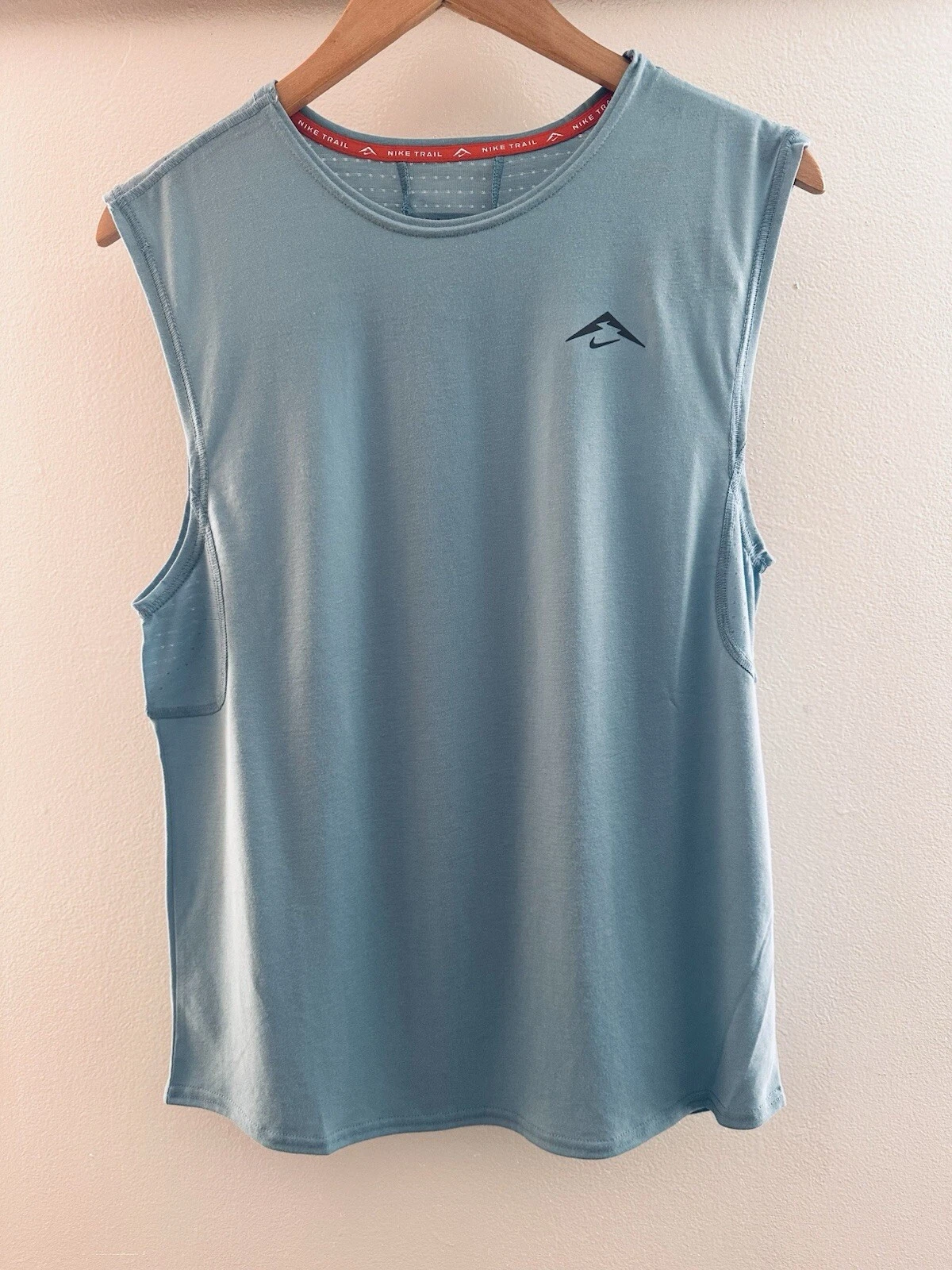 Nike Dri-FIT Trail Solid Running Tank Men's Small NWT Blue Shirt
Opens in a new window or tab