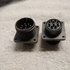 Amphenol Industrial - Circular Connector, Receptacle, 10 pin, part MS3102R18-1P