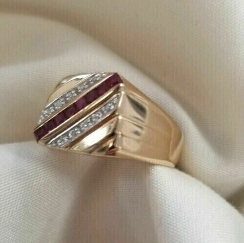 2.50 Ct Princess Cut Lab-Created Red Ruby Men's Wedding Ring 14K Yellow Gold FN - Picture 2 of 9