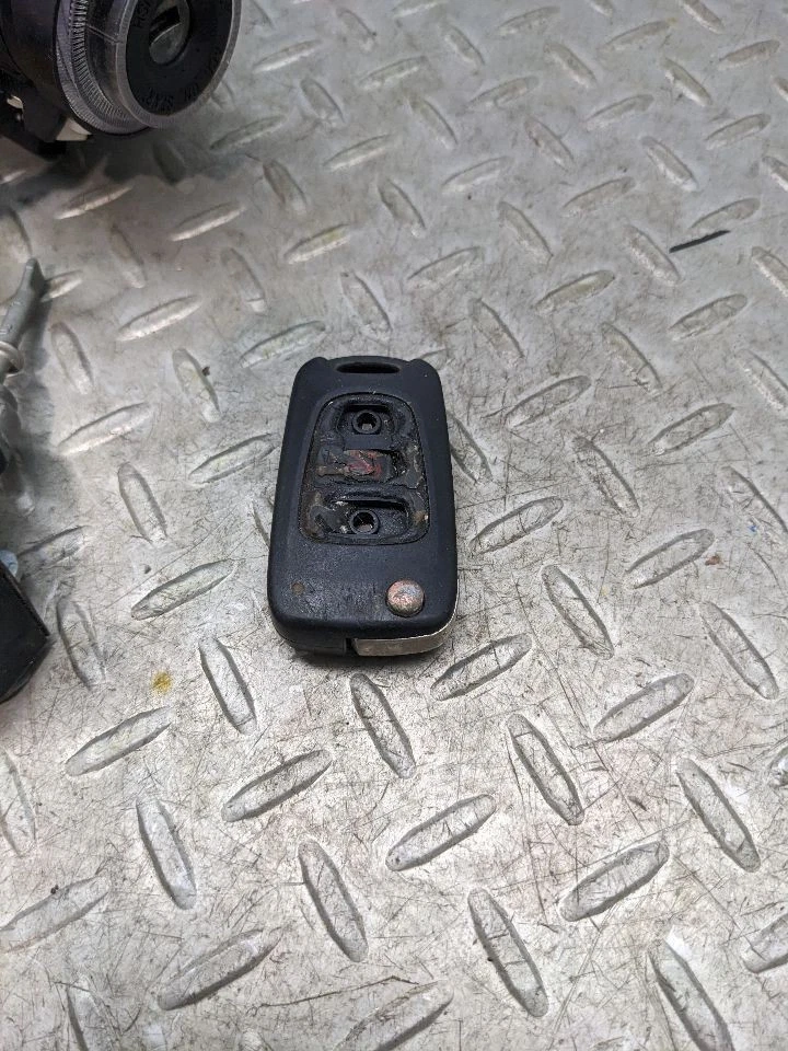 Ignition Switch Conventional Ignition Fits 12-15 RIO 1169919 - Image 3 of 4