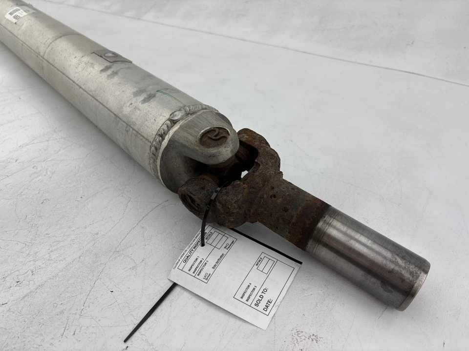 Chevrolet Tahoe 2015-2020 5,3 L 4x4 eje de transmisión trasero fabricante original Foto 3 de 4