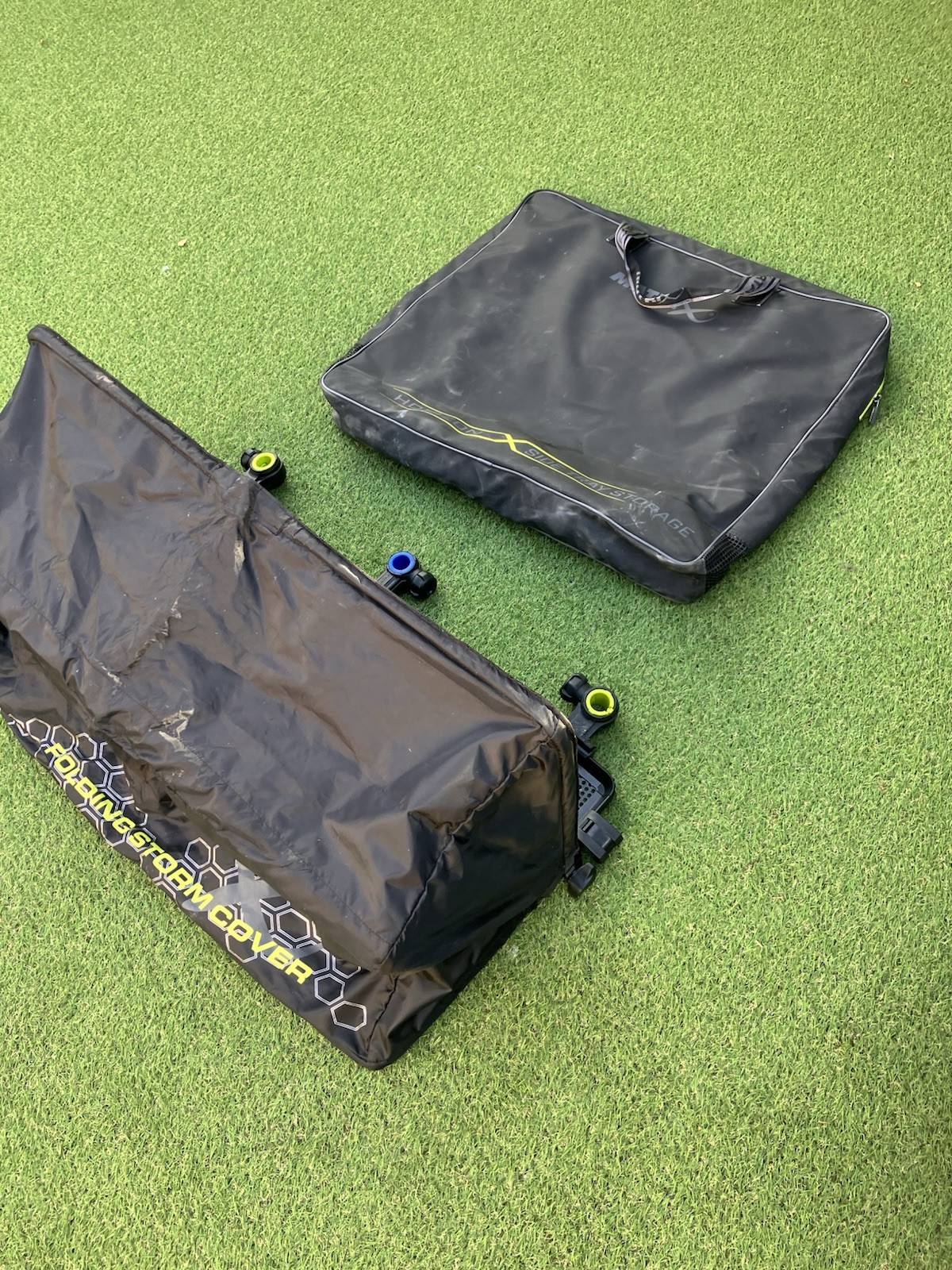 MATRIX LARGE FOLDING SIDE TRAY PLUS STORM HOOD AND TRAY BAG  ROD POLE FISHING