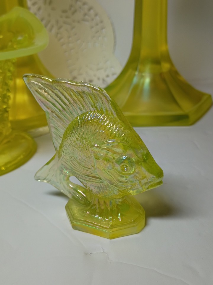 Fenton Topaz Vaseline Uranium Glass Fish Sunfish Figurine GLOWS Great ...
