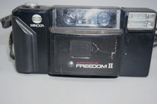 Minolta Freedom II 35mm Point and Shoot Film Camera With Box TESTED No Film 1985