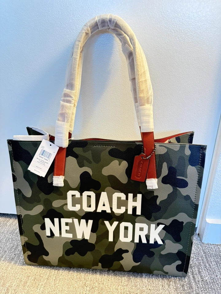 Bolso de Mano Coach Relay con Estampado Camuflado y Gráfico Coach NY CY808  Foto 2 de 4