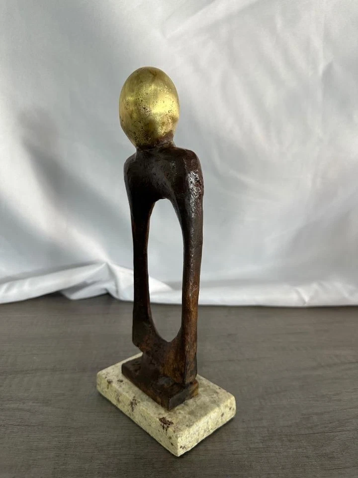 БРОНЗОВАЯ СКУЛЬПТУРА ЖОАН МИРО «ПАМЯТНИК ДОНЬЕ» ПОДПИСАННАЯ И ПРОНУМЕРОВАННАЯ - Изображение 2 из 4