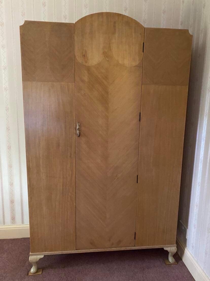 4 Pcs Vintage Bedroom Furniture Set Wardrobe Chest Dressing Table