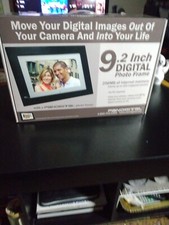 Pandigital 9.2-inch Digital Photo Frame With 2 Interchangeable Frames Complete