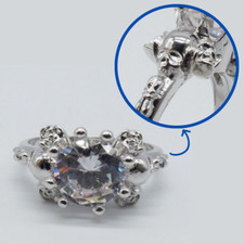 Cubic Zirconia Skull Ring Silver Tone Size 9....