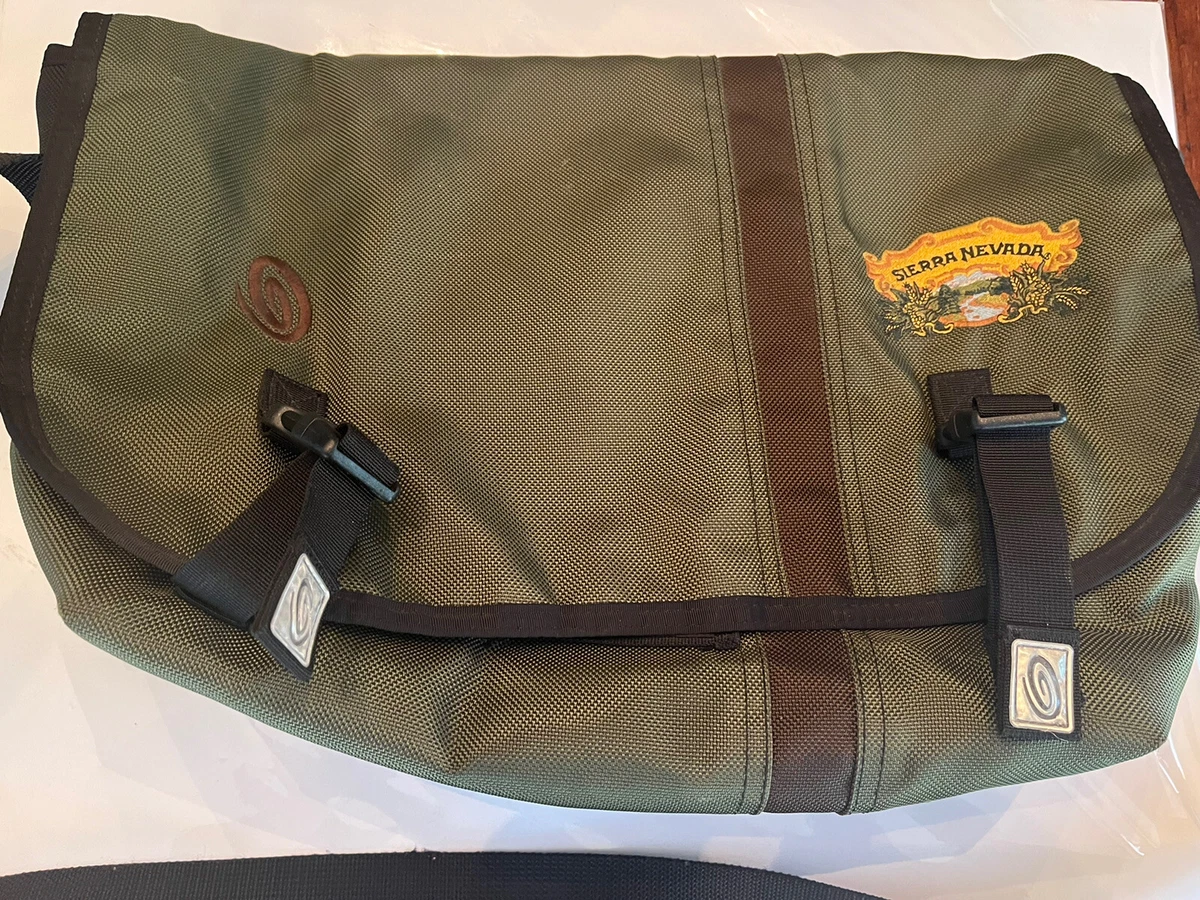 is currently offering select Timbuk2 Messenger Bags from